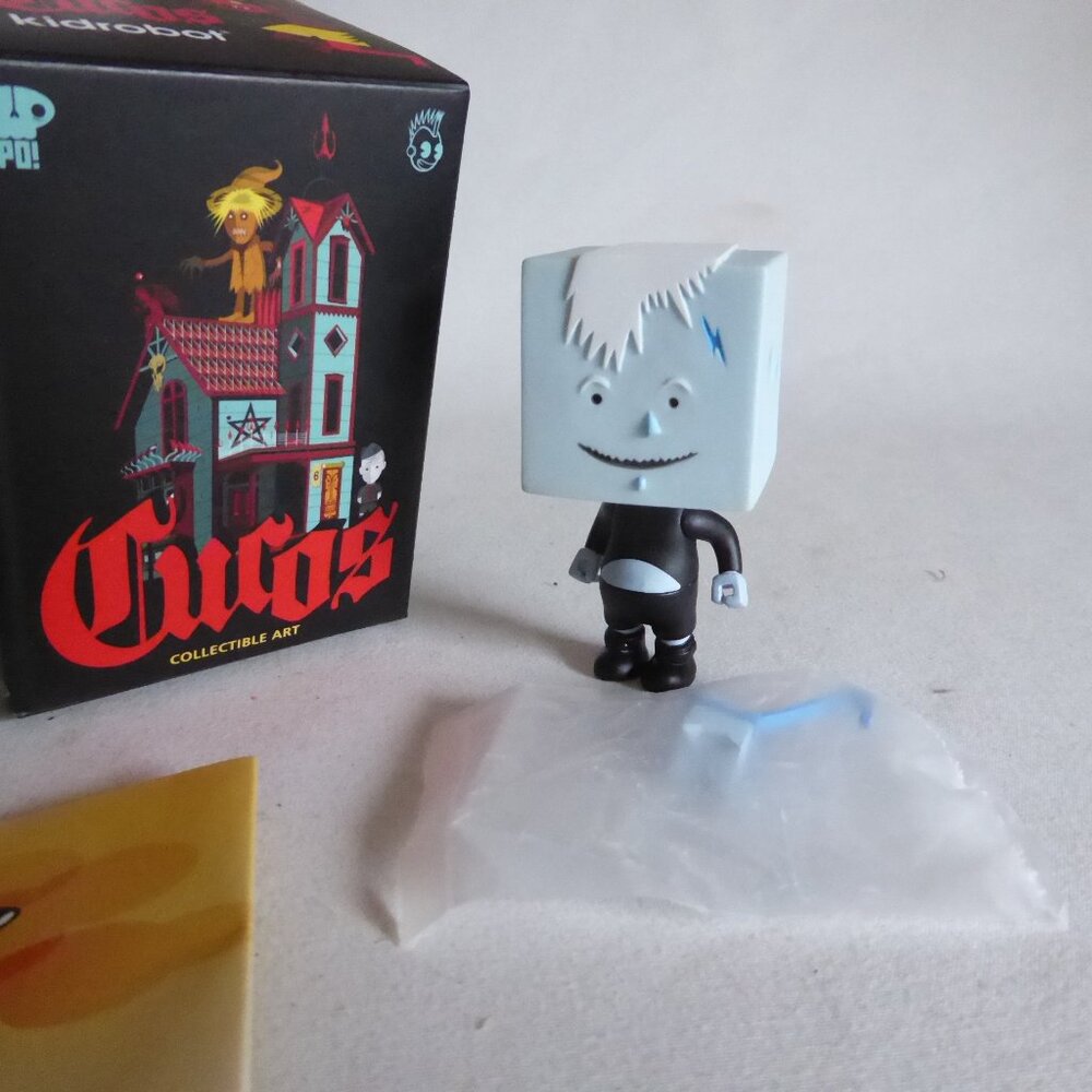 2009 3” KIDROBOT CUCOS ALVIN CUBE BOY DESIGNER ART URBAN VINYL FIGURE